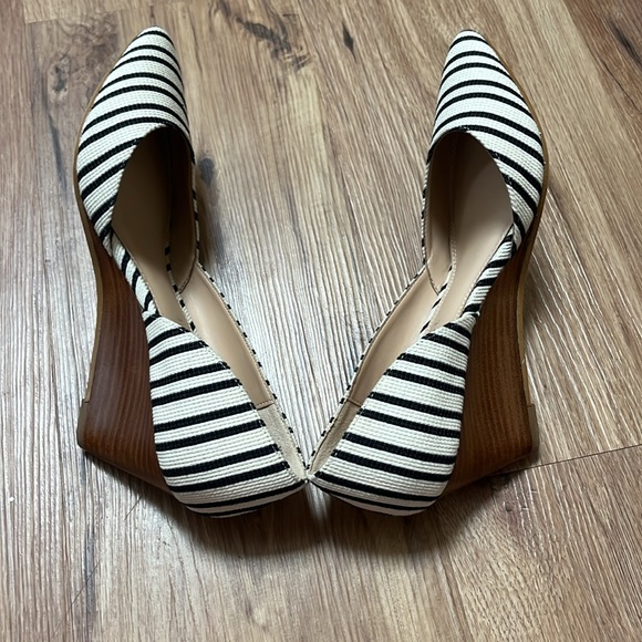 Kelly and Katie black and cream striped canvas summer wedges, size 7 - Picture 3 of 6